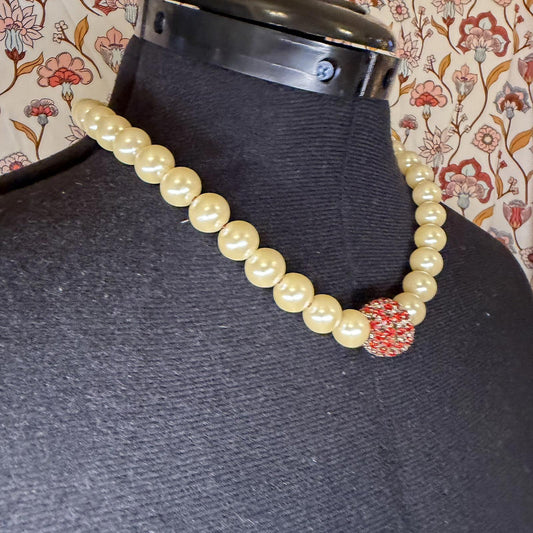 Vintage Costume Jewellery Necklace Unknown Beaded Design