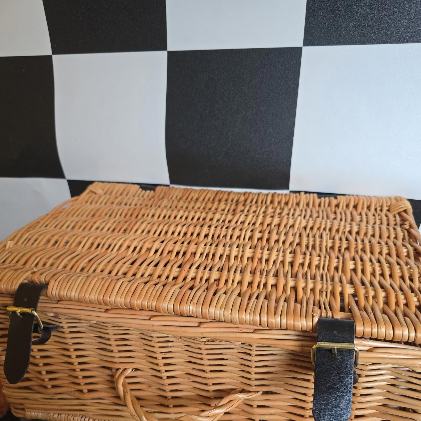 Large Wicker Woven Hamper Basket Perfect Logs Toys Blankets Picnics Heavy Duty