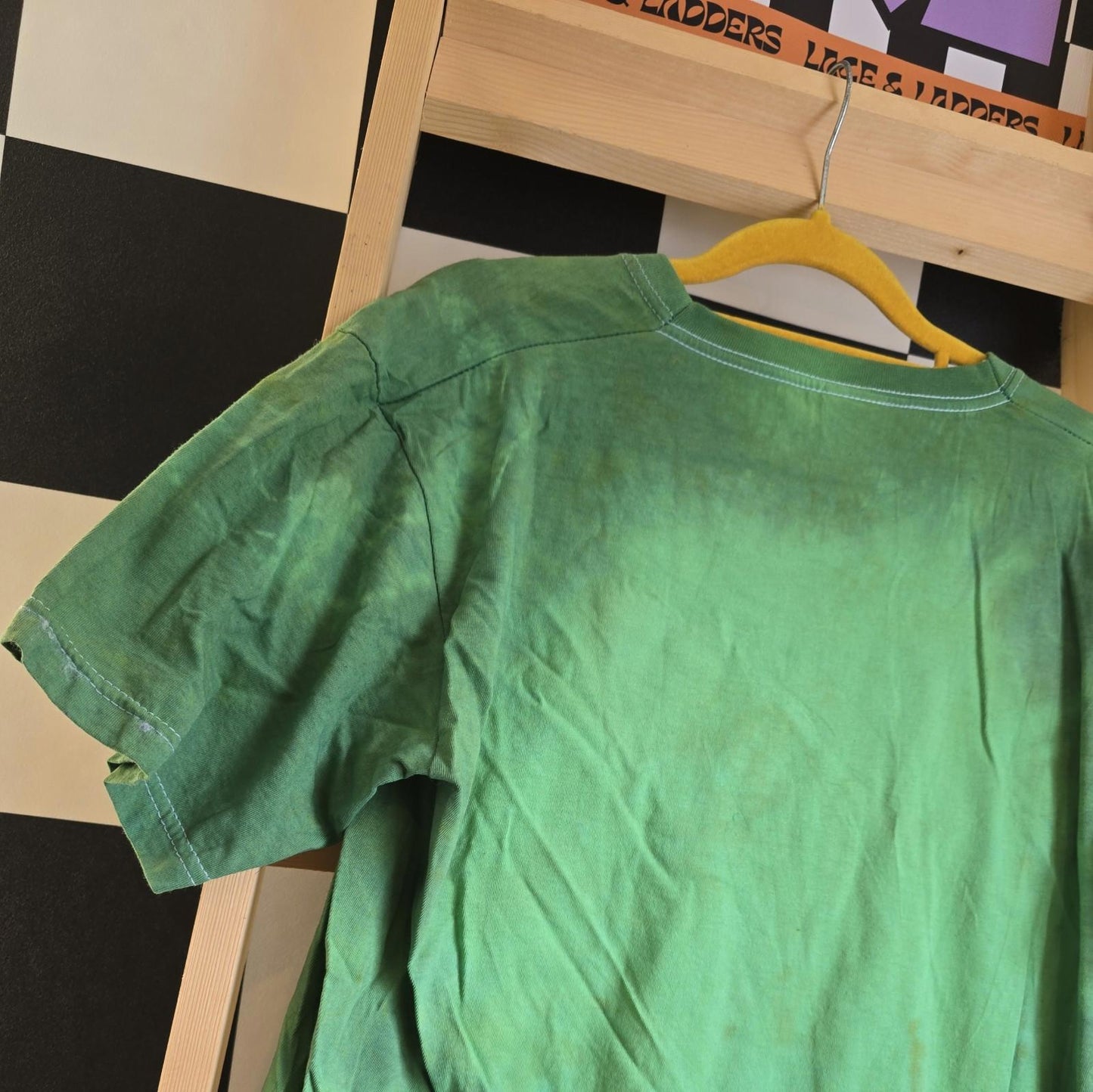 imperfect! Brand New Deadstock Tie Dye size M FRUIT OF THE LOOM T-Shirt Greenman