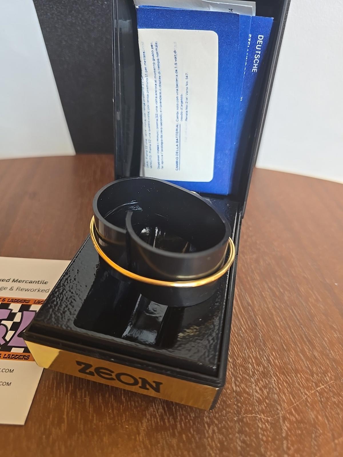 Unique VINTAGE Gold Zeon Ladies Watch NEW In Box