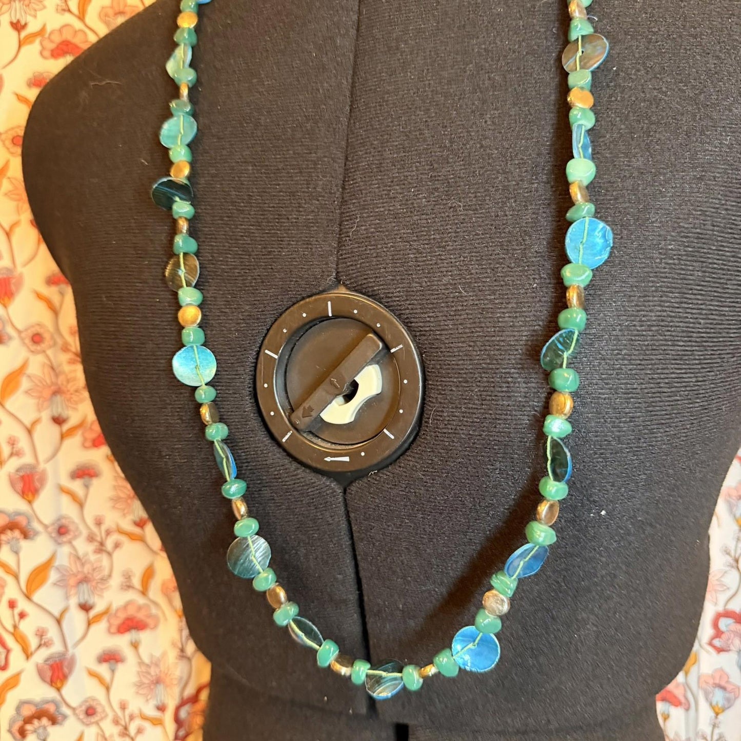 Vintage Costume Jewellery Necklace Unknown Beaded Design