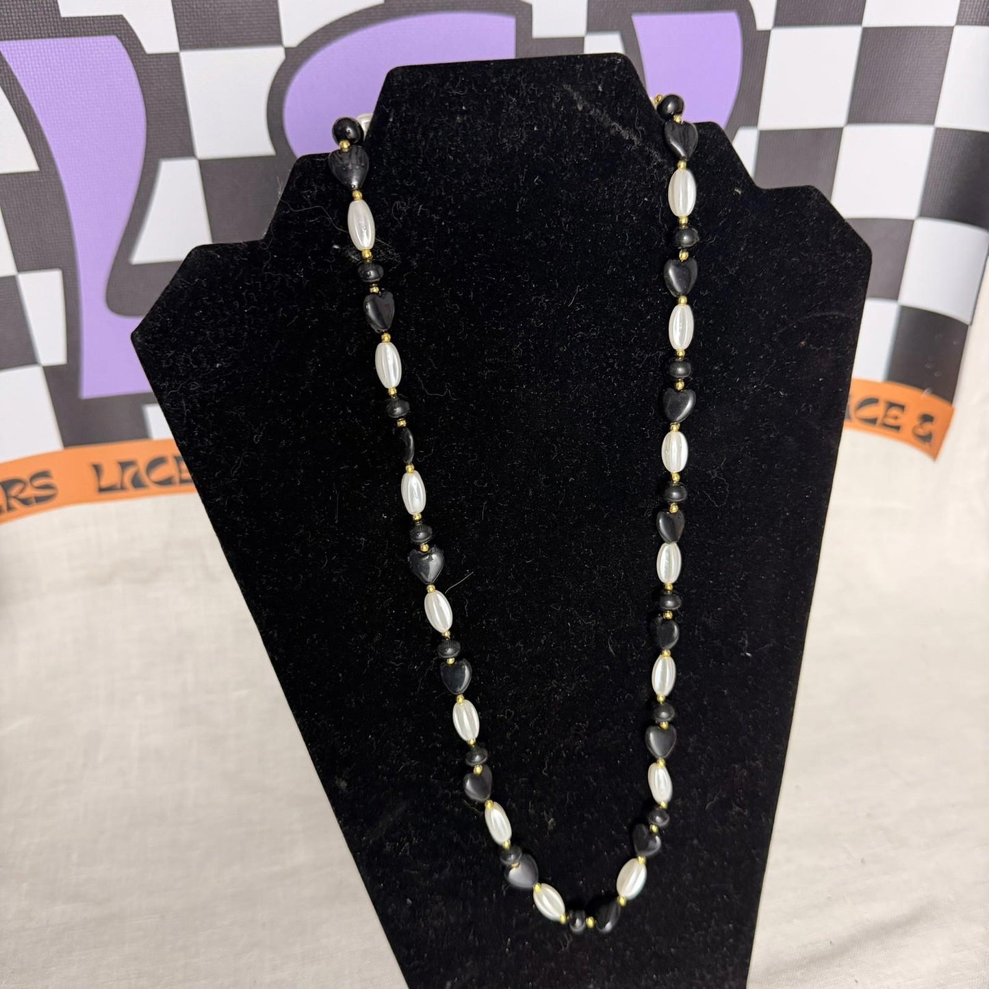 Vintage Costume Jewellery Necklace Beaded Design gorgeous black and white