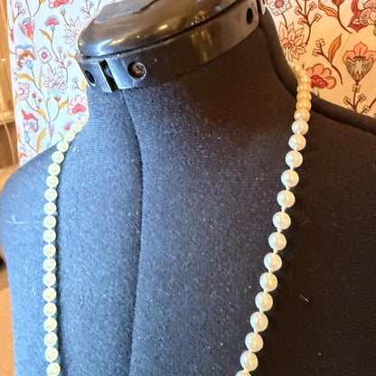 Vintage Costume Jewellery Necklace Unknown Beaded Design faux pearls