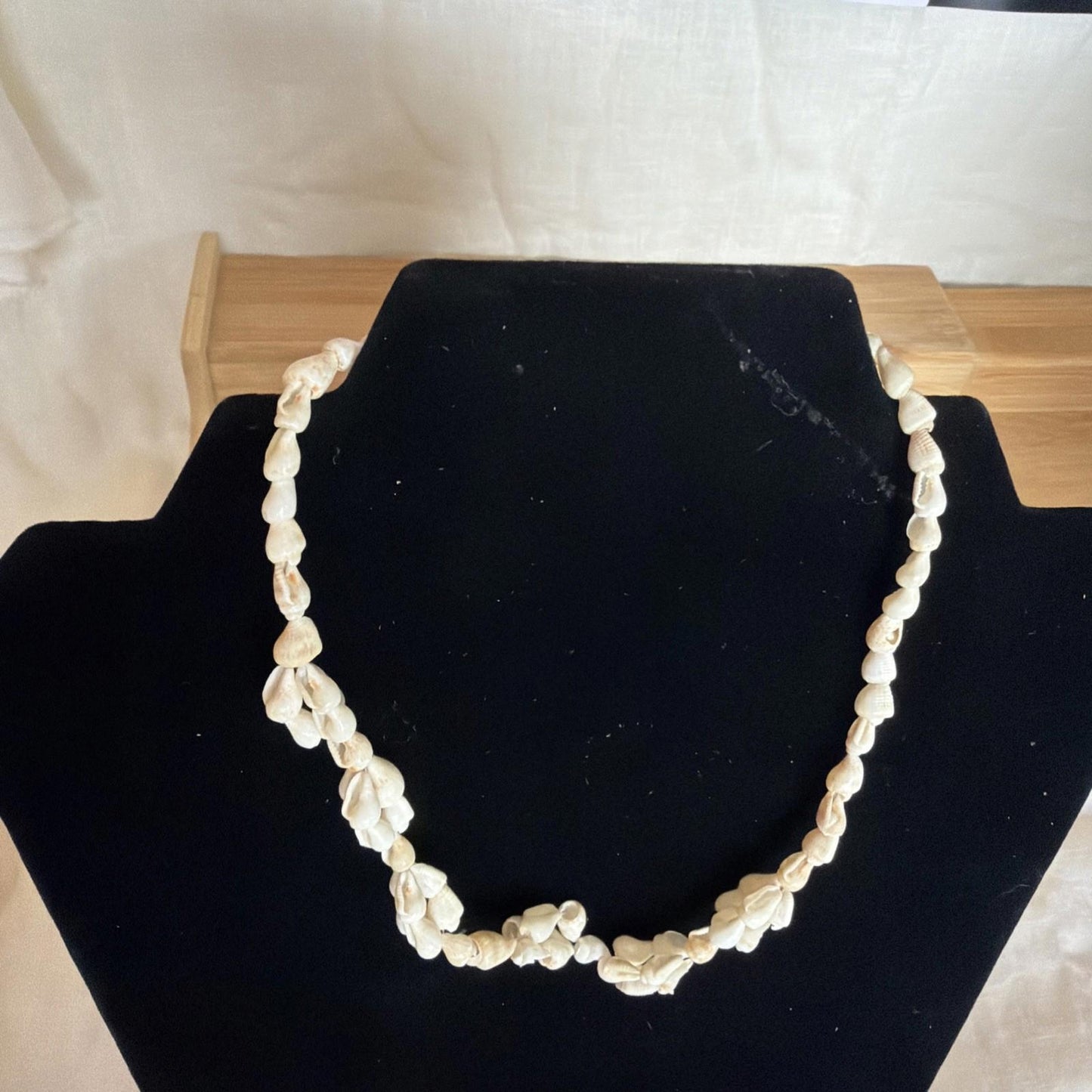 Vintage Costume Jewellery Necklace Unknown Beaded Design shell necklace