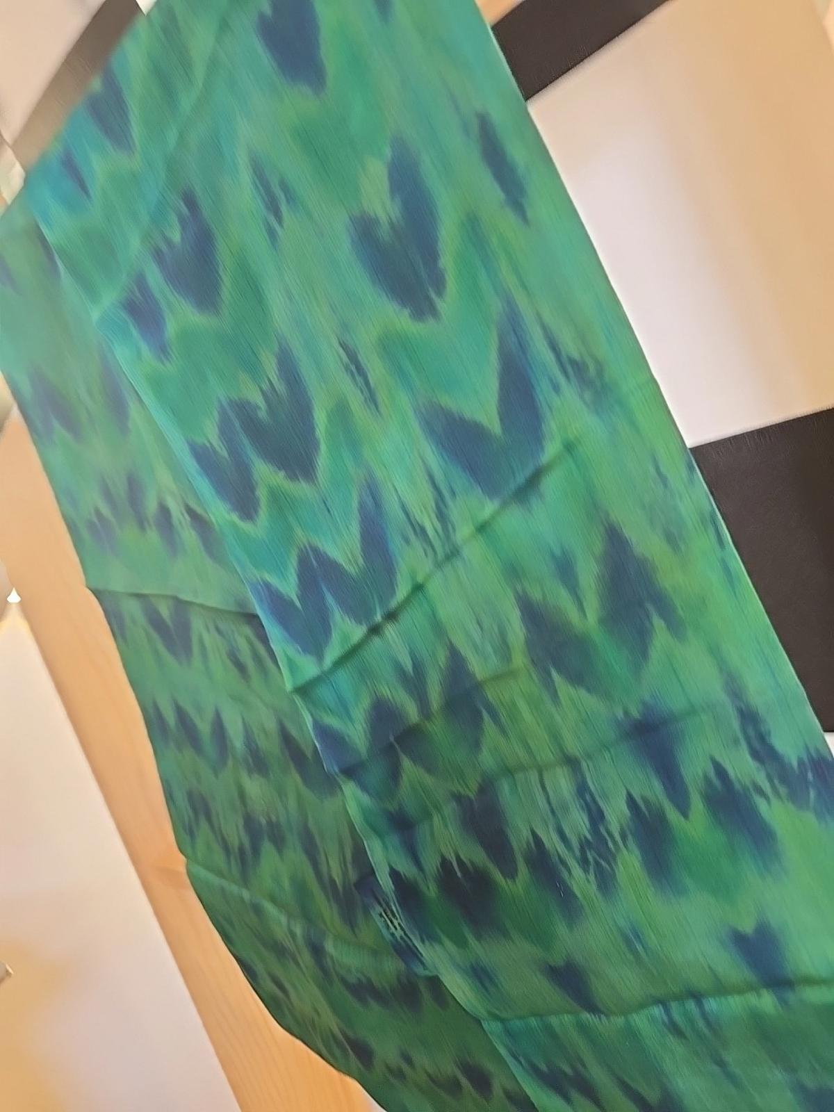 100% Silk Vintage Made In NZ Scarfe Brand New Green and Blue Abstract Design