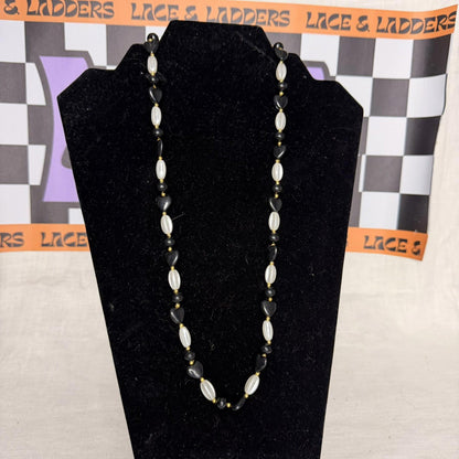 Vintage Costume Jewellery Necklace Beaded Design gorgeous black and white