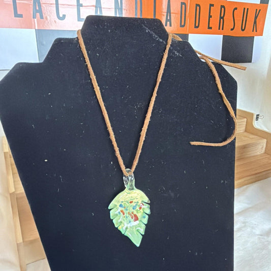 Vintage Pendant Costume Jewellery Necklace Unknown Design