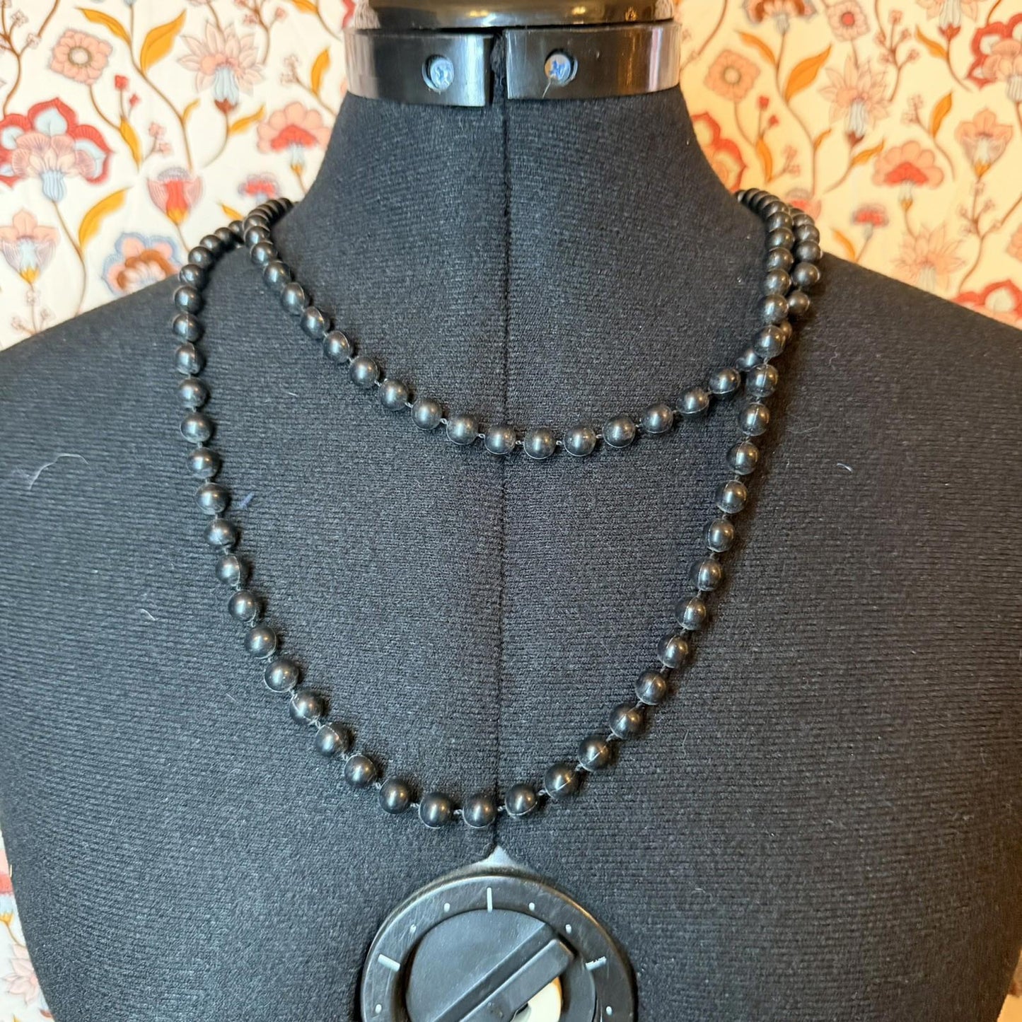 Vintage Costume Jewellery Necklace Unknown Beaded Design