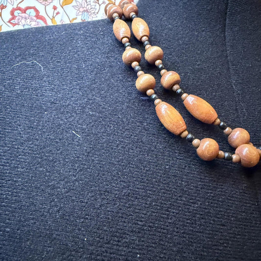 Vintage Costume Jewellery Necklace Unknown Beaded Design wooden