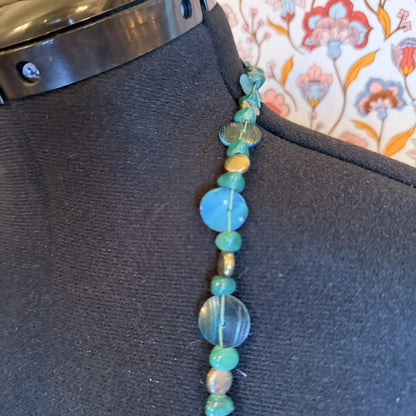 Vintage Costume Jewellery Necklace Unknown Beaded Design