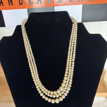 Vintage Costume Jewellery Necklace Unknown Beaded Design