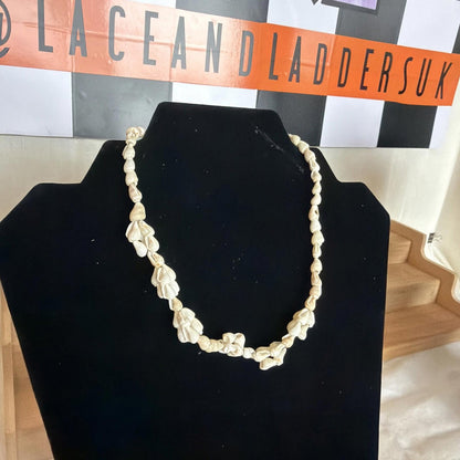 Vintage Costume Jewellery Necklace Unknown Beaded Design shell necklace