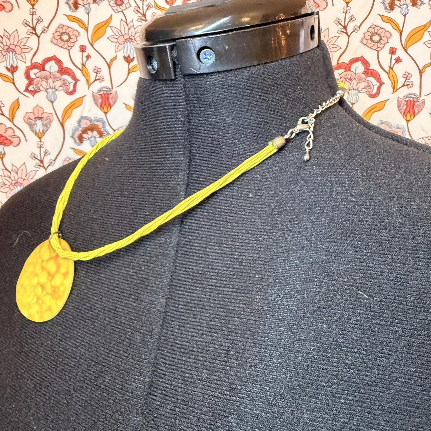 pendant necklace on rope string 90s y2k style painted