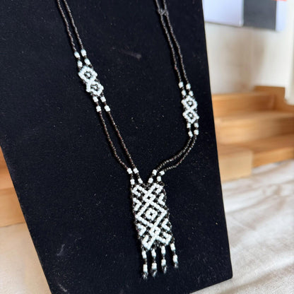 Vintage Costume Jewellery Necklace Unknown Beaded Design