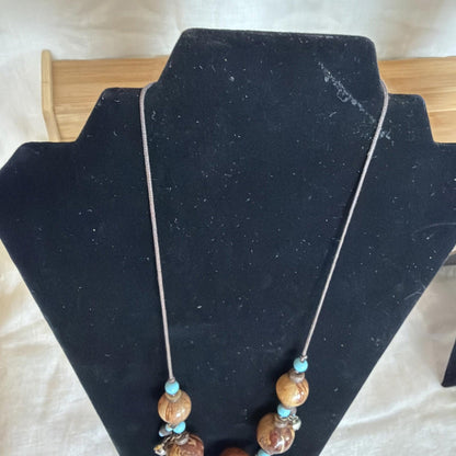 Vintage Costume Jewellery Necklace Unknown Beaded Design