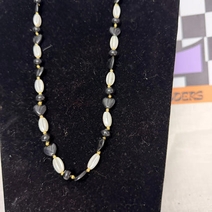Vintage Costume Jewellery Necklace Beaded Design gorgeous black and white