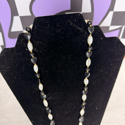 Vintage Costume Jewellery Necklace Beaded Design gorgeous black and white
