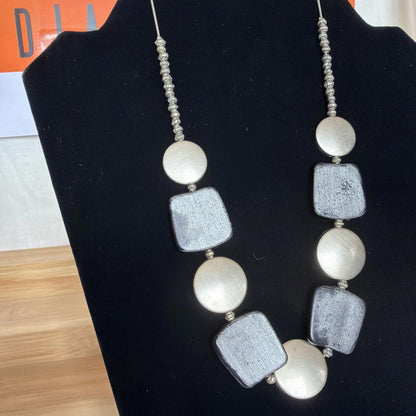 Vintage Costume Jewellery Necklace Unknown Beaded Design