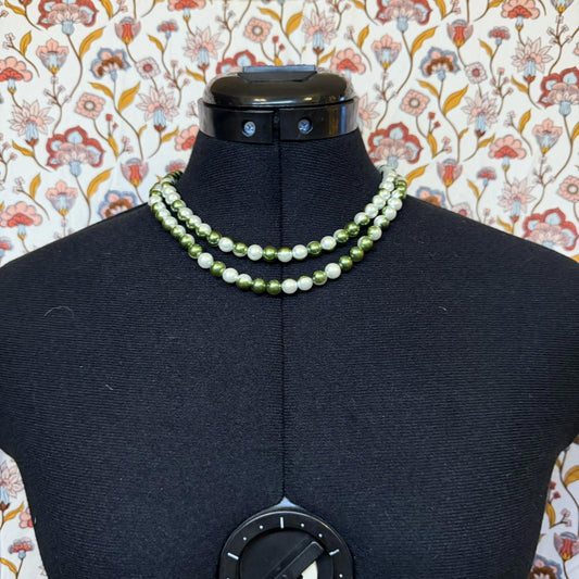 Vintage Costume Jewellery Necklace Unknown Beaded Design