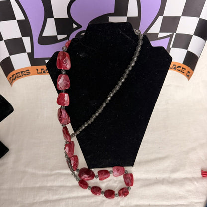 Vintage Costume Jewellery Necklace Beaded Design gorgeous black and red XLong