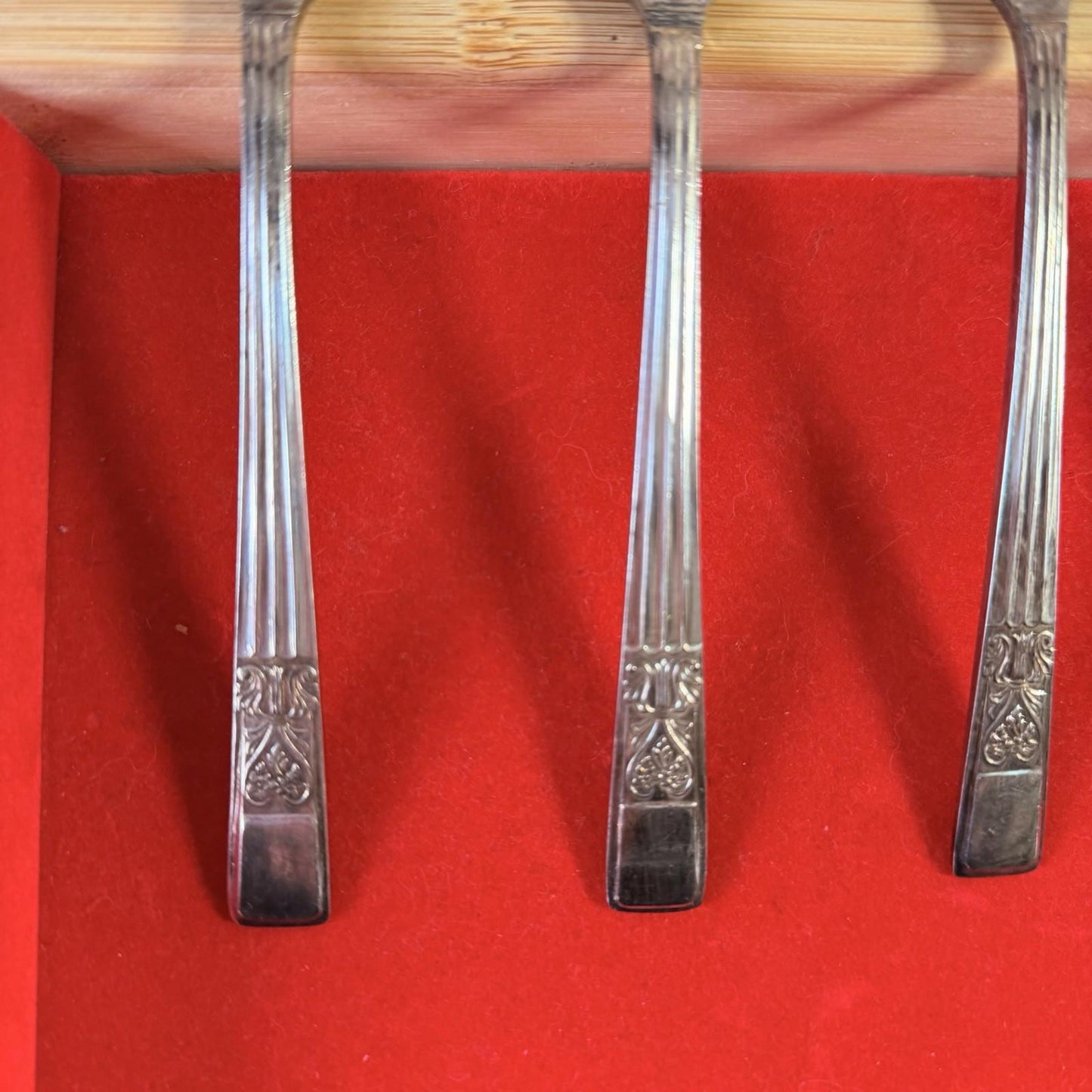 5Silver Plated Soup Spoons Incredibly Detailed Pattern Antique Cutlery Vintage