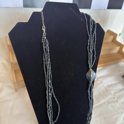 Vintage Costume Jewellery Necklace Unknown Beaded Design