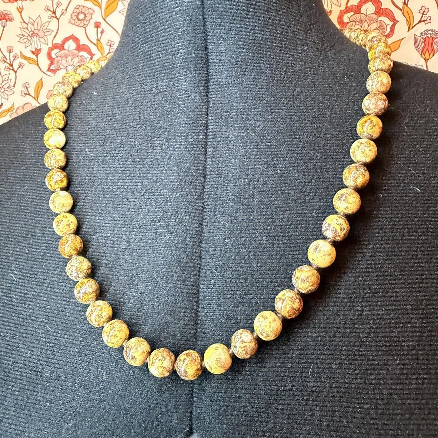 Vintage Costume Jewellery Necklace Unknown Beaded Design heavy crystal stone