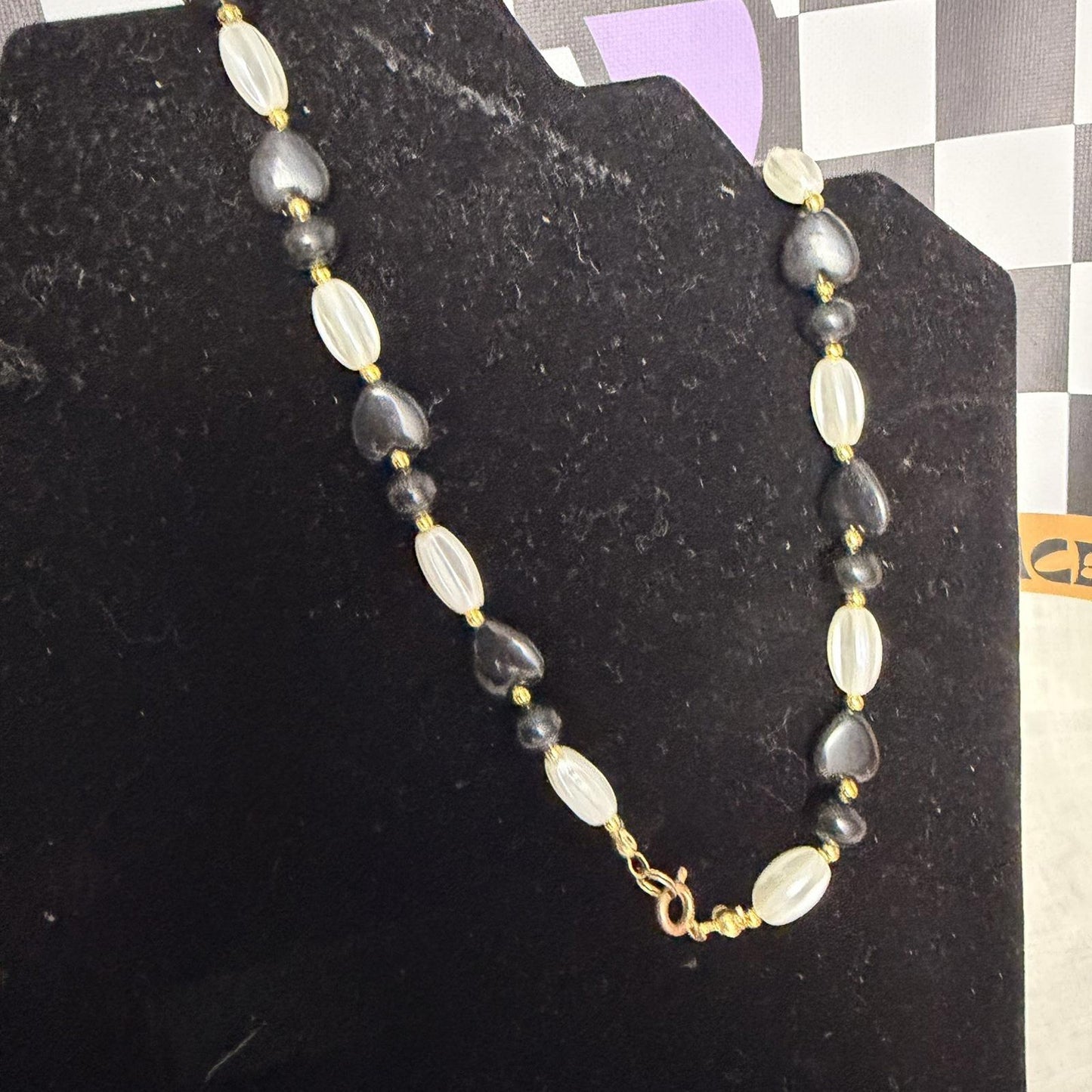 Vintage Costume Jewellery Necklace Beaded Design gorgeous black and white