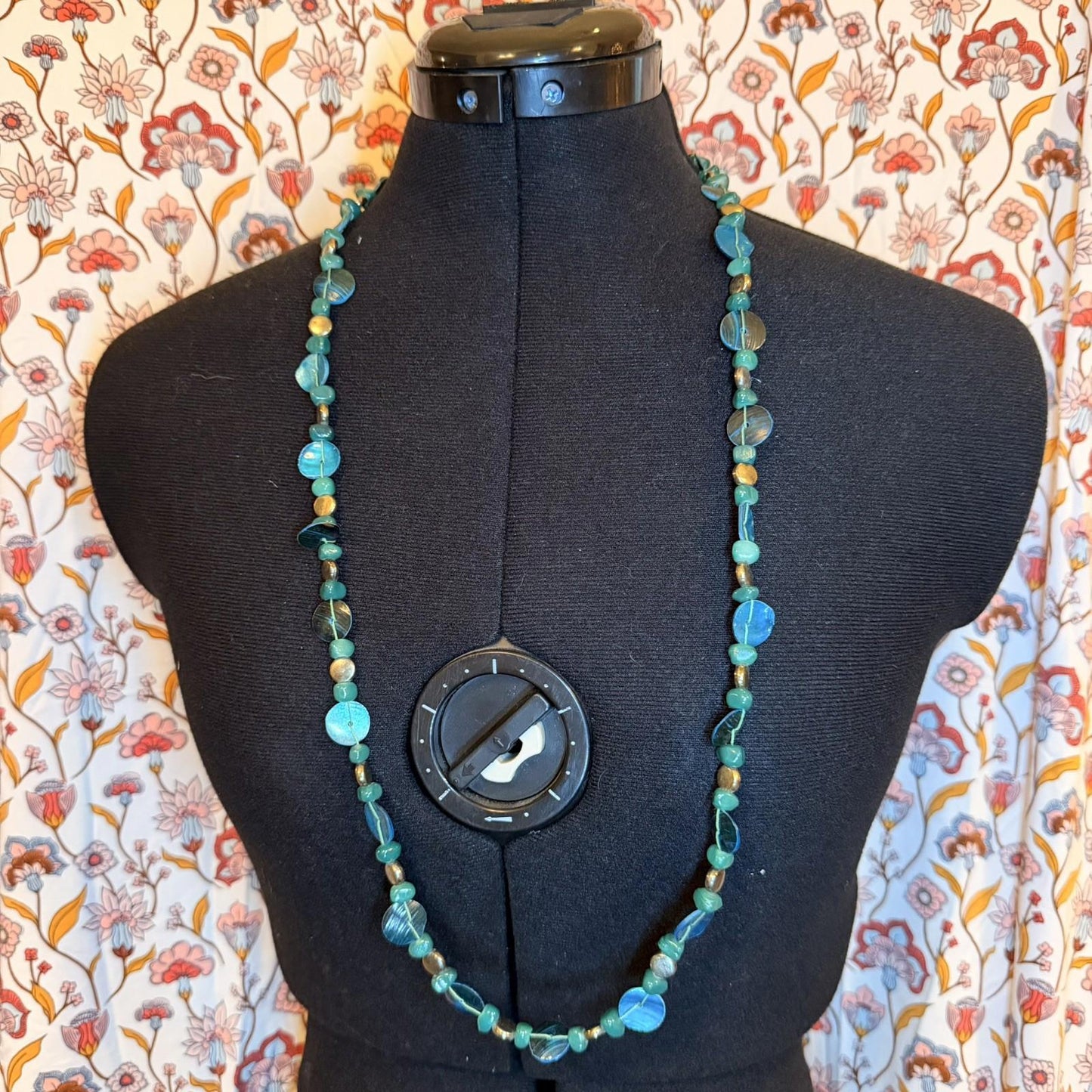Vintage Costume Jewellery Necklace Unknown Beaded Design