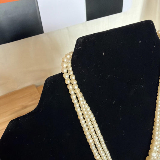 Vintage Costume Jewellery Necklace Unknown Beaded Design