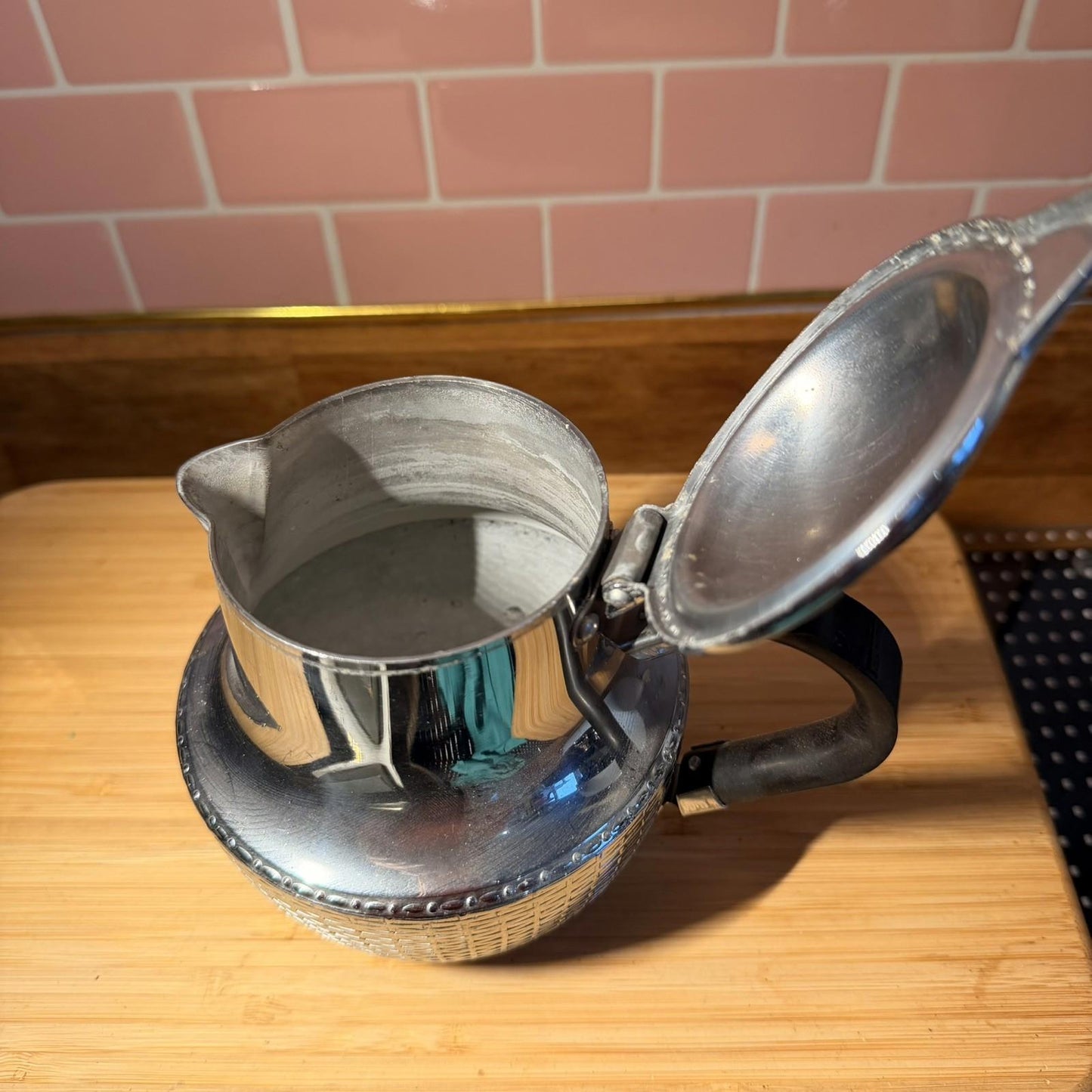 Vintage Swan Brand Wikka Ware Basket Pattern jug  11/2 Pints Made In England mcm