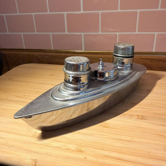 Vintage 1930/40's Art Deco Chromed Ocean Liner Salt & Pepper Cruet Set