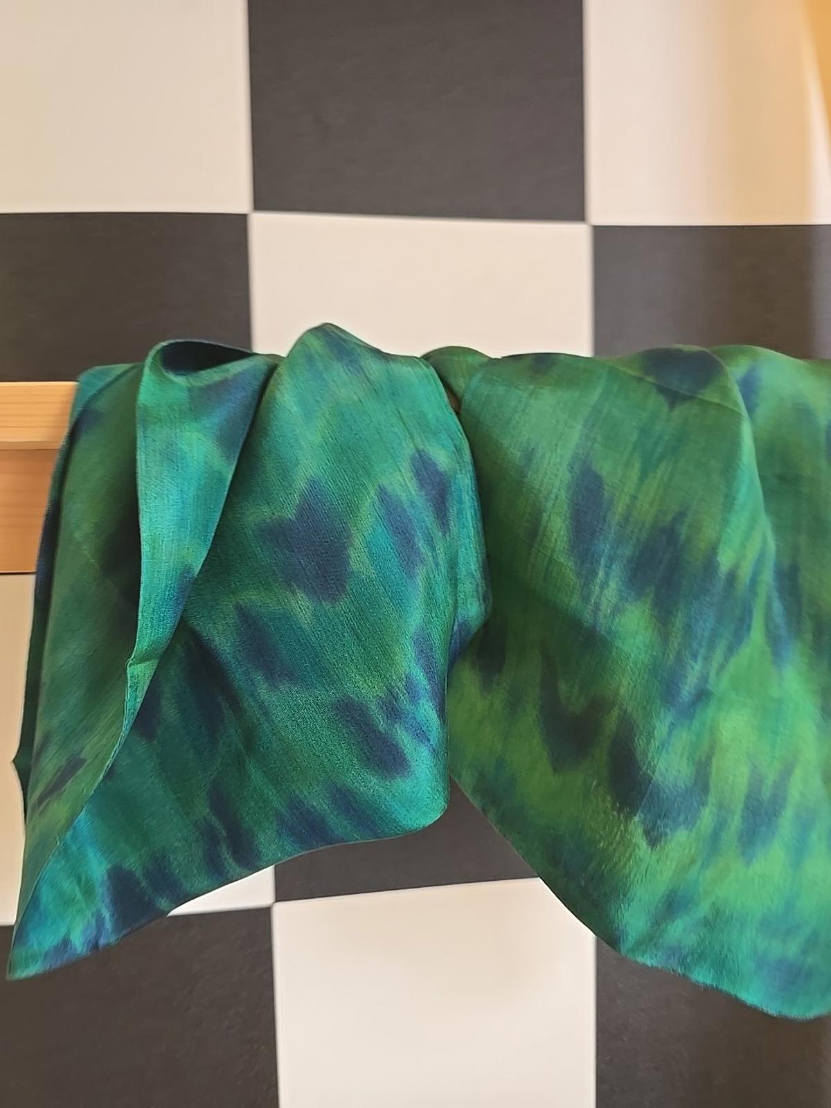 100% Silk Vintage Made In NZ Scarfe Brand New Green and Blue Abstract Design