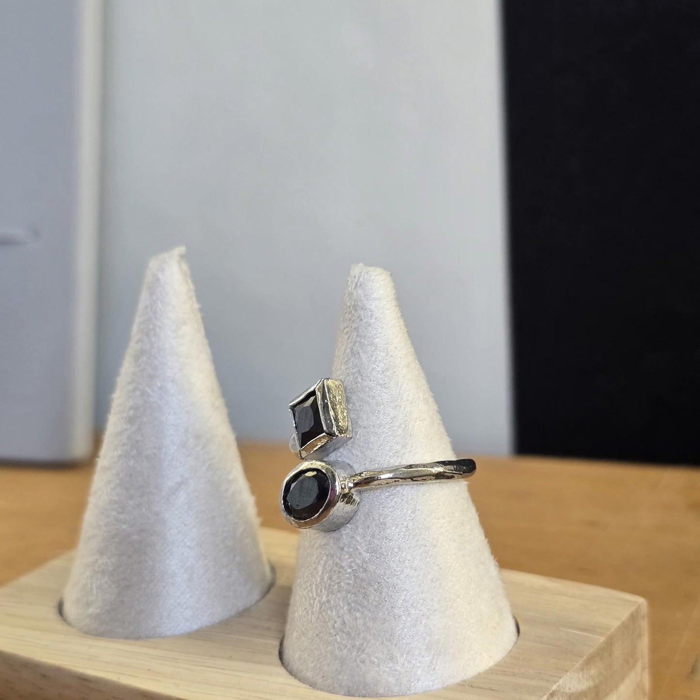 Vintage Costume Silver And Black Stone Unique Ring Design Size T