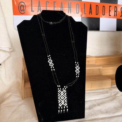 Vintage Costume Jewellery Necklace Unknown Beaded Design