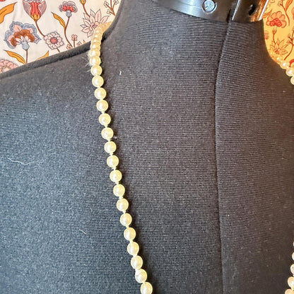Vintage Costume Jewellery Necklace Unknown Beaded Design faux pearls