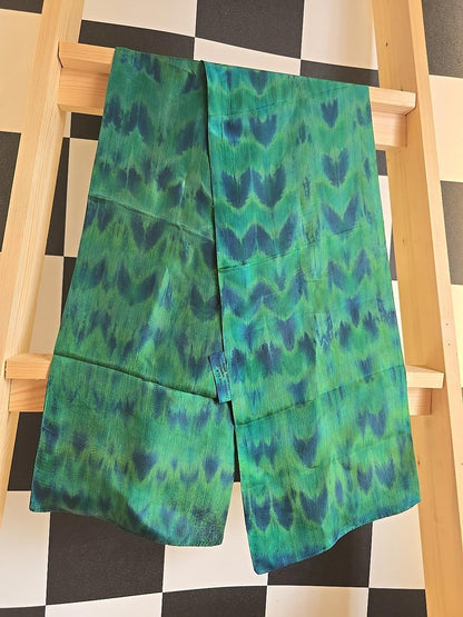 100% Silk Vintage Made In NZ Scarfe Brand New Green and Blue Abstract Design