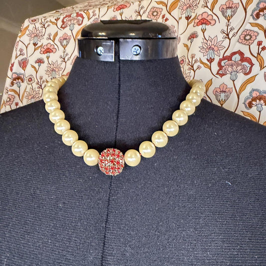 Vintage Costume Jewellery Necklace Unknown Beaded Design